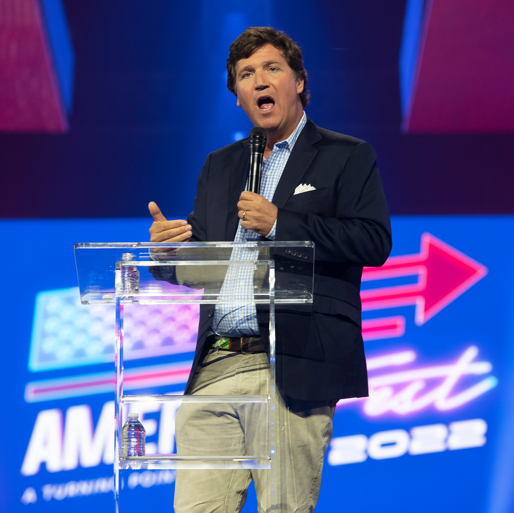“¿Cuántas casas tienes, Zelenski?”: Tucker Carlson llama a una auditoría de sus finanzas personales “¿Cuántas casas tienes, Zelenski?”: Tucker Carlson llama a una auditoría de sus finanzas personales