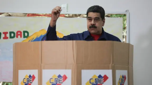 El chavismo arrasa en las legislativas y regionales de Venezuela El chavismo arrasa en las legislativas y regionales de Venezuela