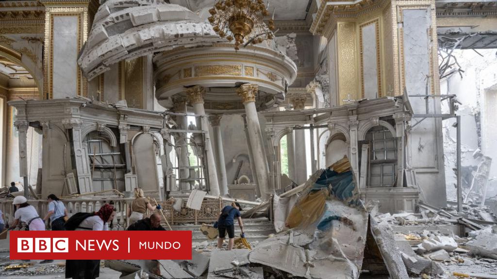 VIDEO: Asaltan una catedral de la iglesia canónica en Ucrania y los feligreses la defienden VIDEO: Asaltan una catedral de la iglesia canónica en Ucrania y los feligreses la defienden
